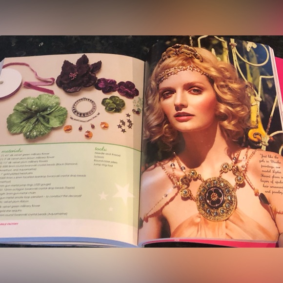 The Sparkle Factory Book & 2 Tarina Tarantino Black Heart Stretch Bracelets - Picture 15 of 16